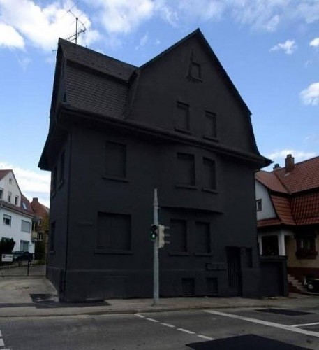 В одном черном-черном доме... В одном черном-черном доме...