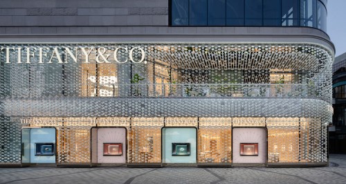 Сотни бриллиантов на фасаде магазина Tiffany от бюро MVRDV Сотни бриллиантов на фасаде магазина Tiffany от бюро MVRDV